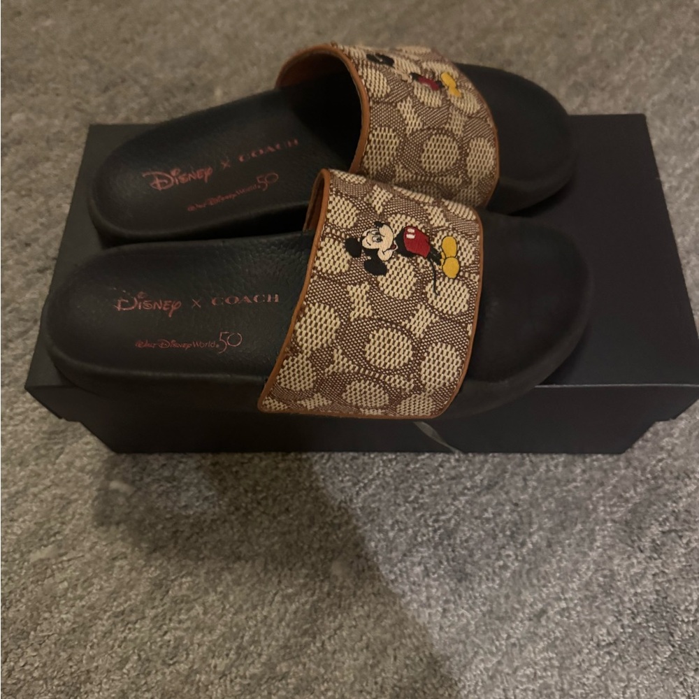 coach Disney slides size 6 women's